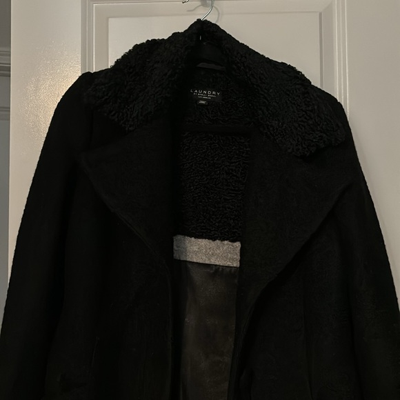 NWOT Laundry jacket, super soft and very warming - Picture 2 of 2